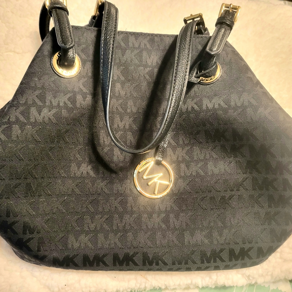 Michael Kors bucket bag